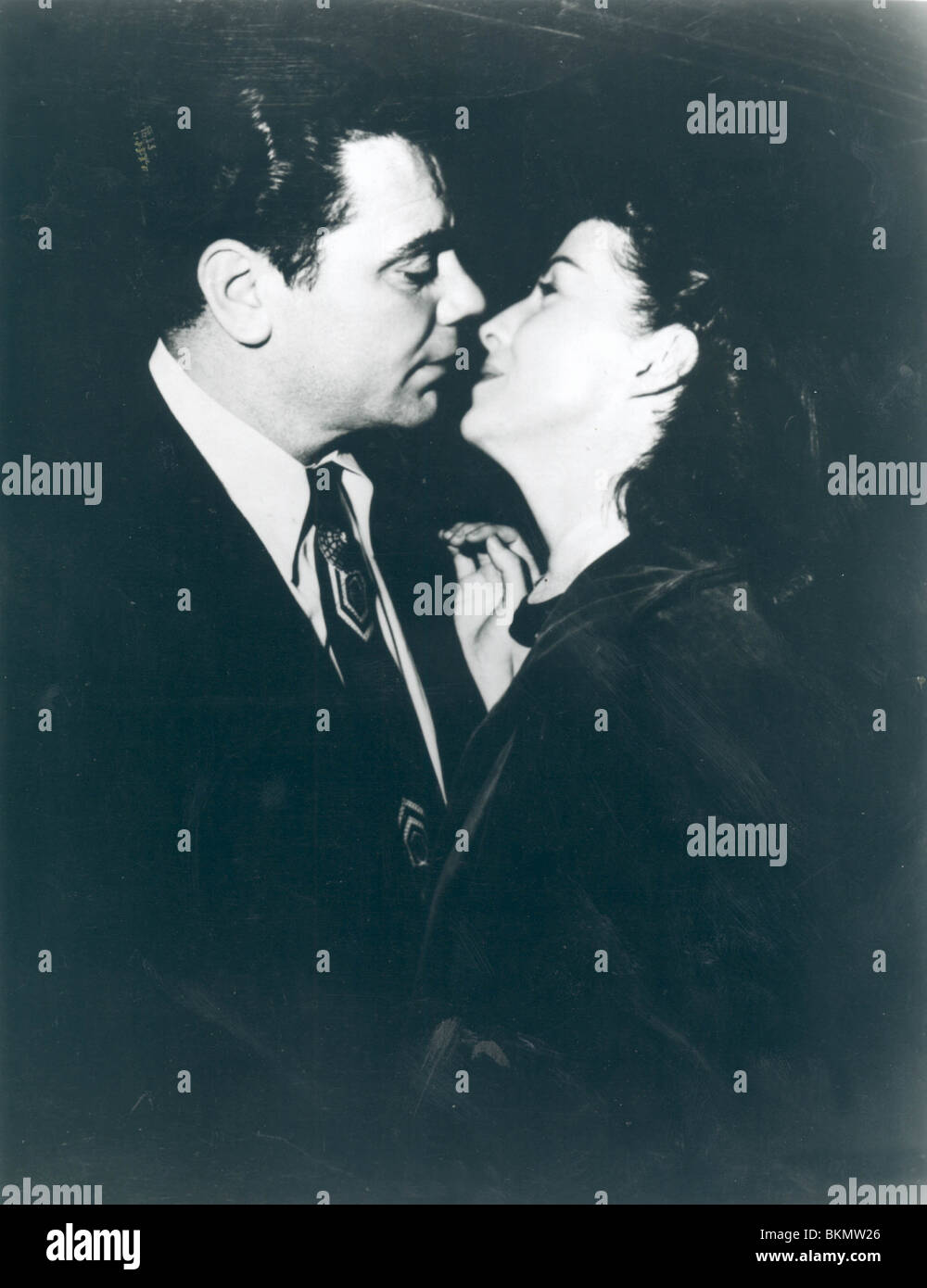 MARTY (1955) ERNEST BORGNINE, BETSY BLAIR MART 004P Stock Photo