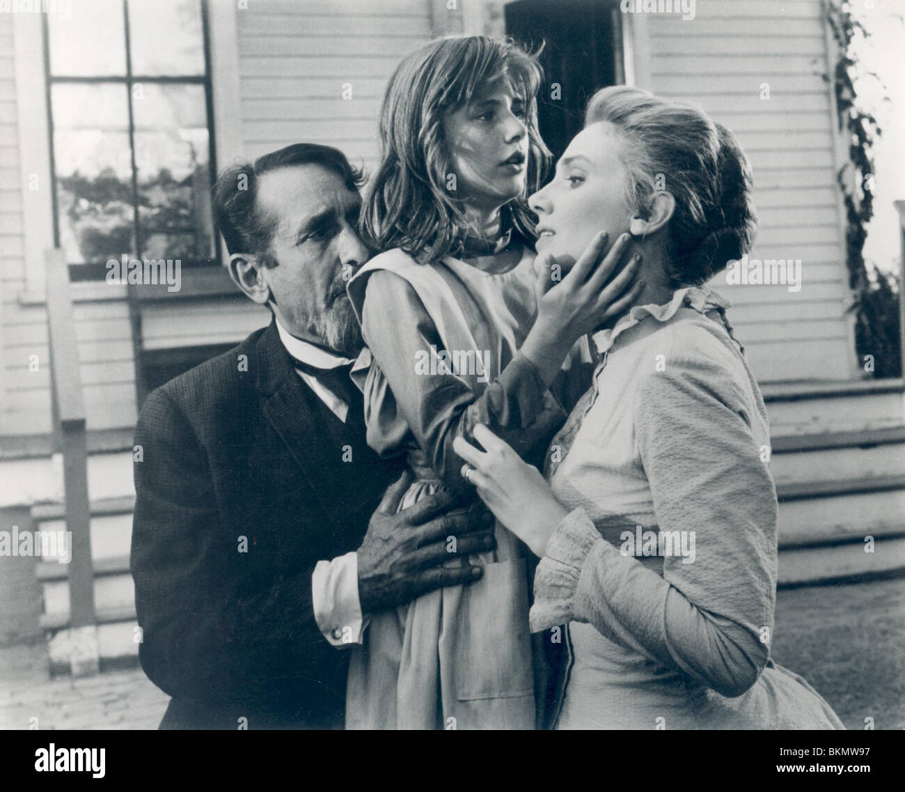 THE MIRACLE WORKER (1962) VICTOR JORY, PATTY DUKE, INGA SWENSON MRW 003P Stock Photo