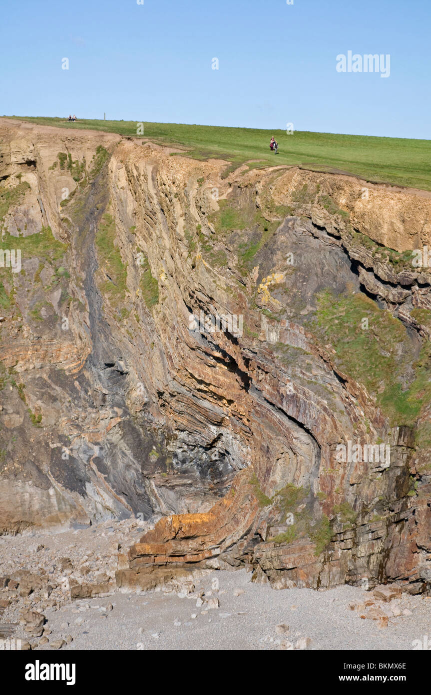 Impressive rock formations on the Atlantic coastline of north Cornwall at Efford Beacon, south of Bude Stock Photo