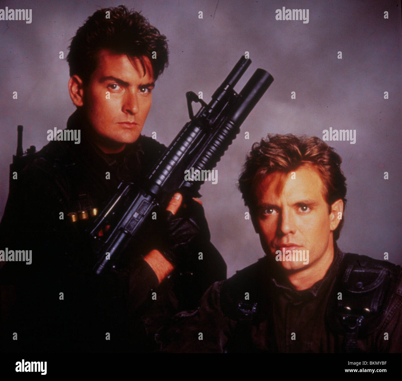 NAVY SEALS (1990) CHARLIE SHEEN, MICHAEL BIEHN NVS 002 Stock Photo
