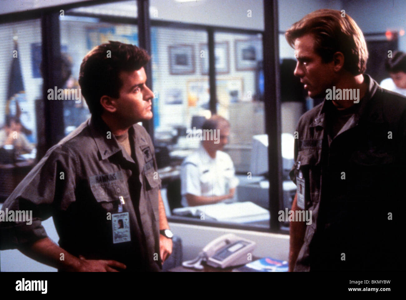 NAVY SEALS (1990) CHARLIE SHEEN, MICHAEL BIEHN NVS 008 Stock Photo Alamy