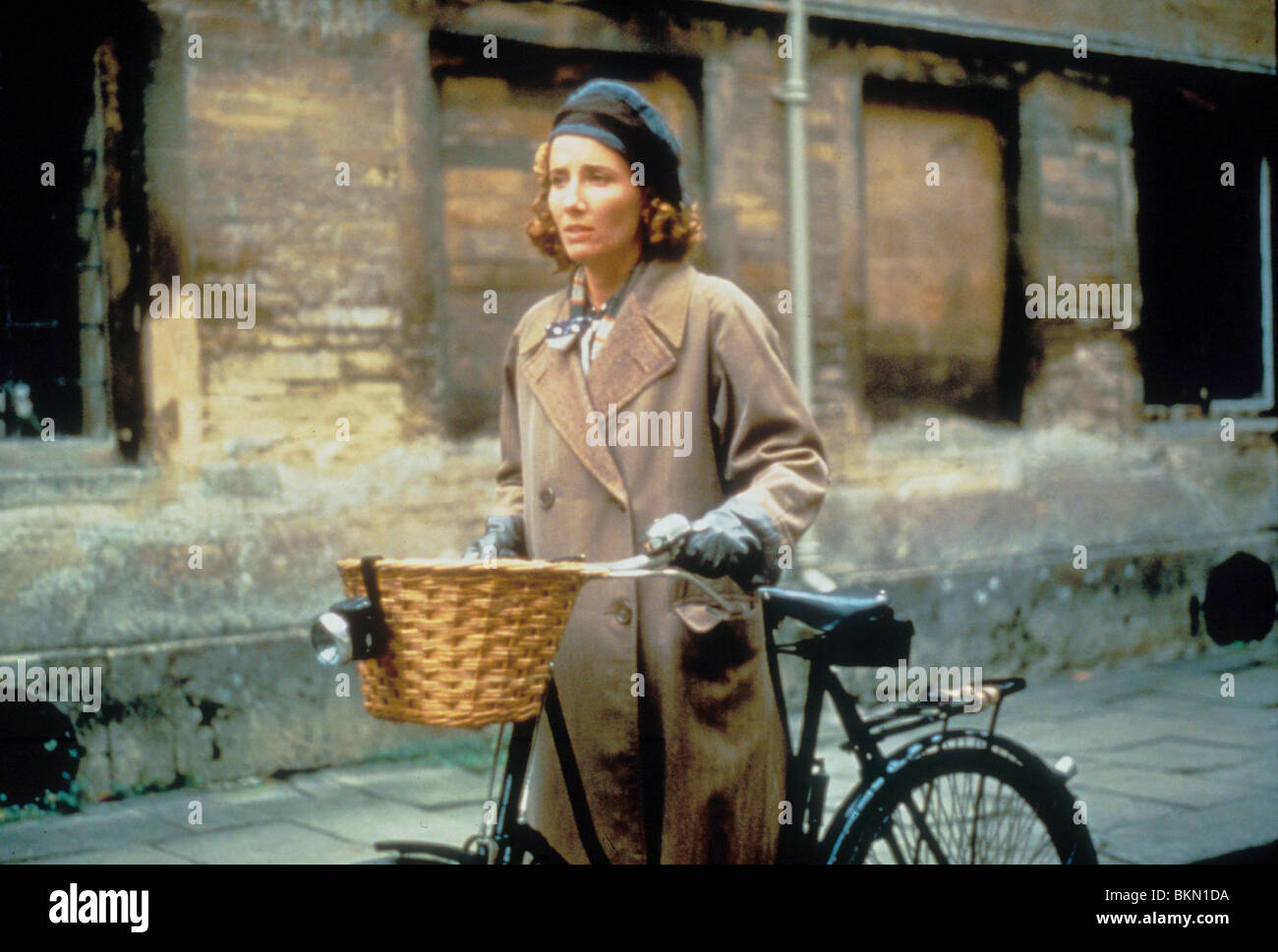 THE REMAINS OF THE DAY (1993) EMMA THOMPSON RMD 023 Stock Photo