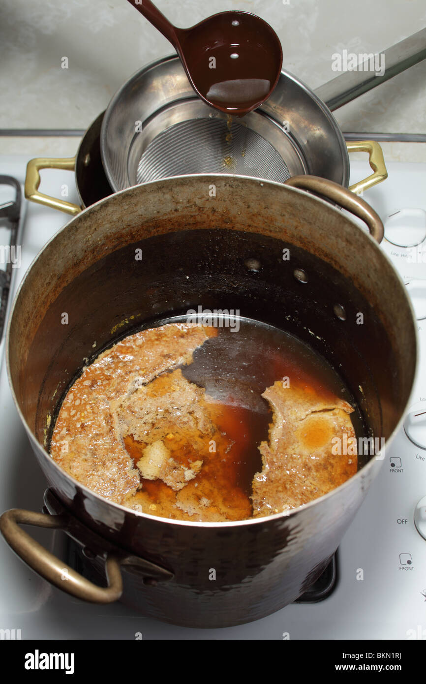 Egg white clarification hires stock photography and images Alamy