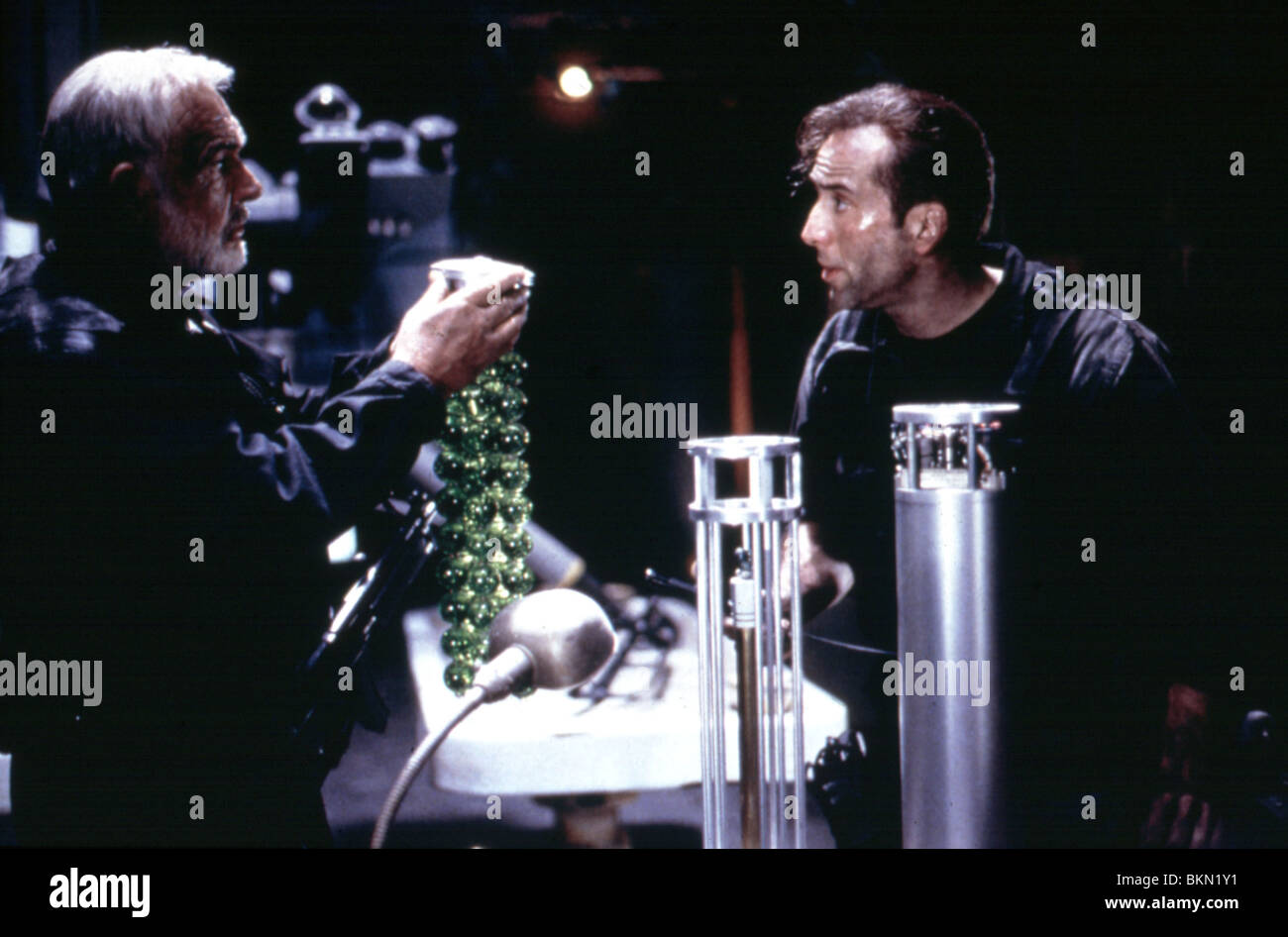 THE ROCK (1996) SEAN CONNERY, NICOLAS CAGE ROCK 067 Stock Photo Alamy