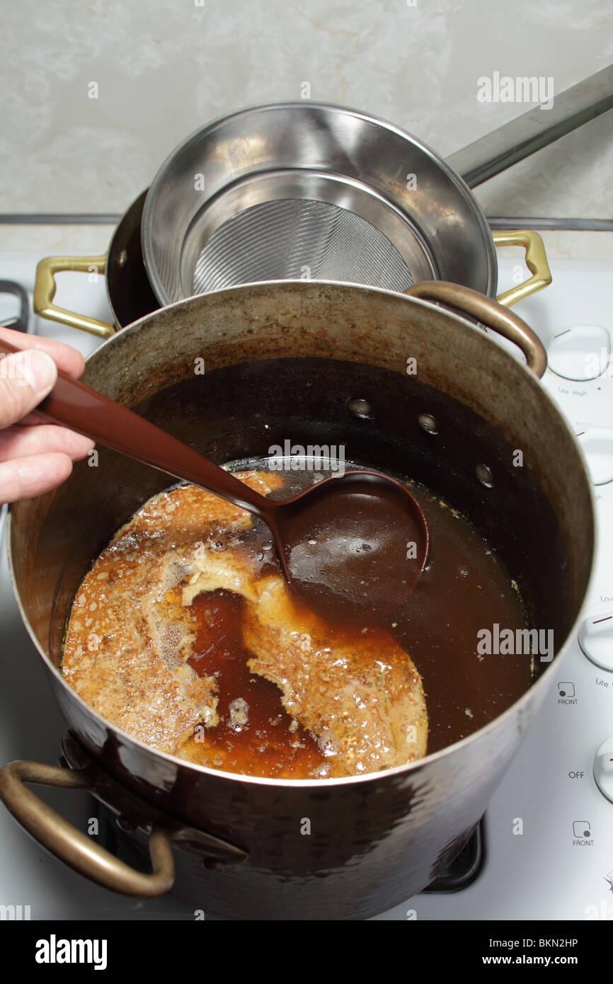 Egg white clarification hires stock photography and images Alamy
