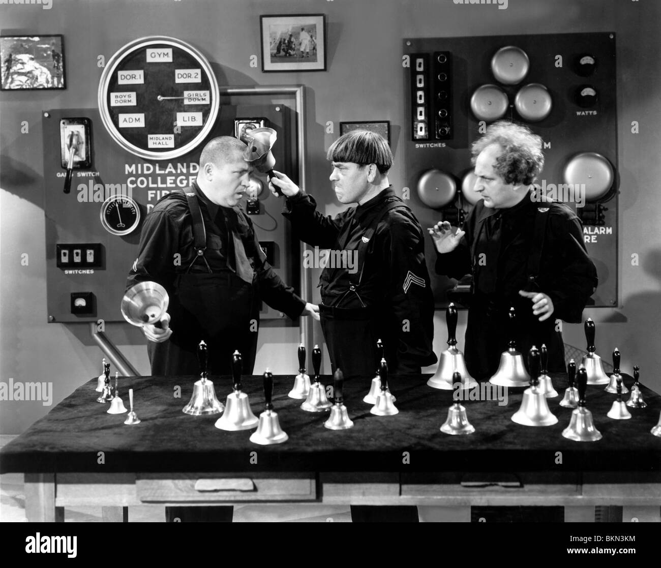 START CHEERING (1938) THE THREE STOOGES (ALT) CURLEY HOWARD, MOE HOWARD, LARRY FINE, ALBERT S ROGELL (DIR) SCHR 001P Stock Photo