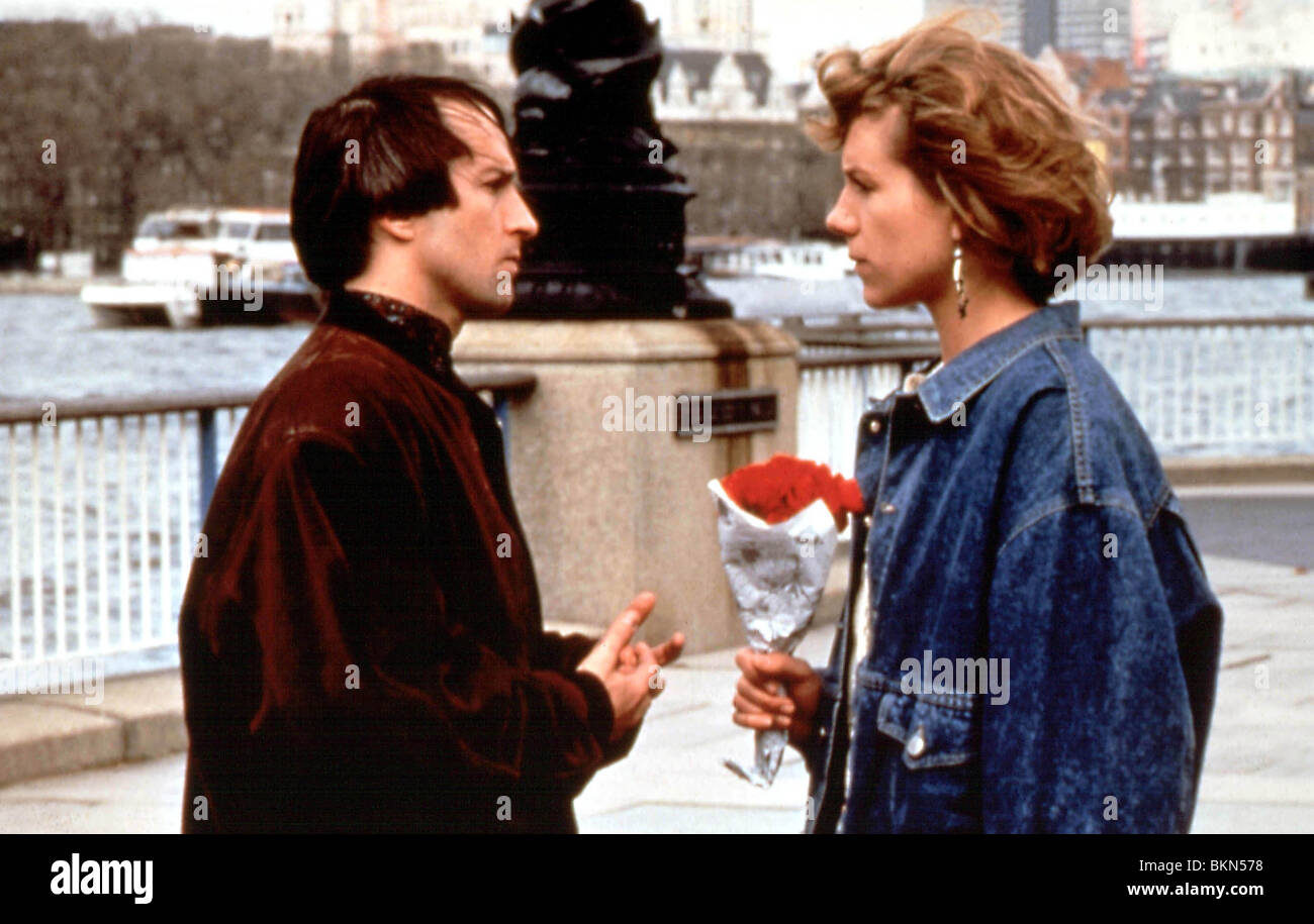 TRULY MADLY DEEPLY (1990) MICHAEL MALONEY, JULIET STEVENSON TMD 005 Stock Photo