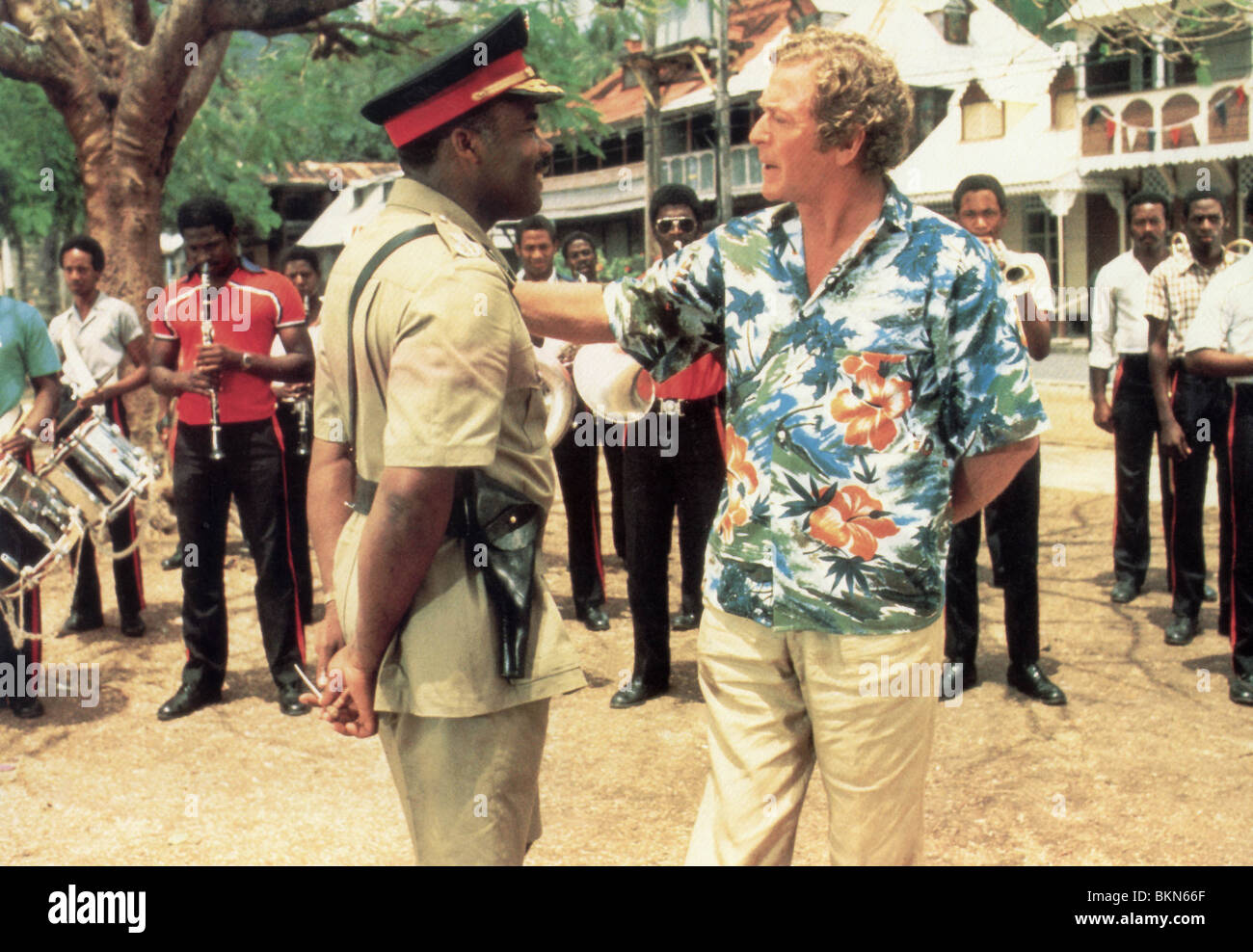 WATER (1985) WATER THE MOVIE (ALT) MICHAEL CAINE WTER 007FOH Stock