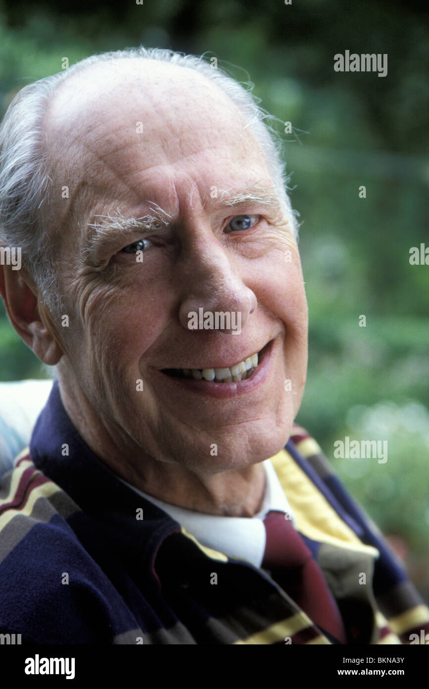Elderly man uk portrait hi-res stock photography and images - Alamy
