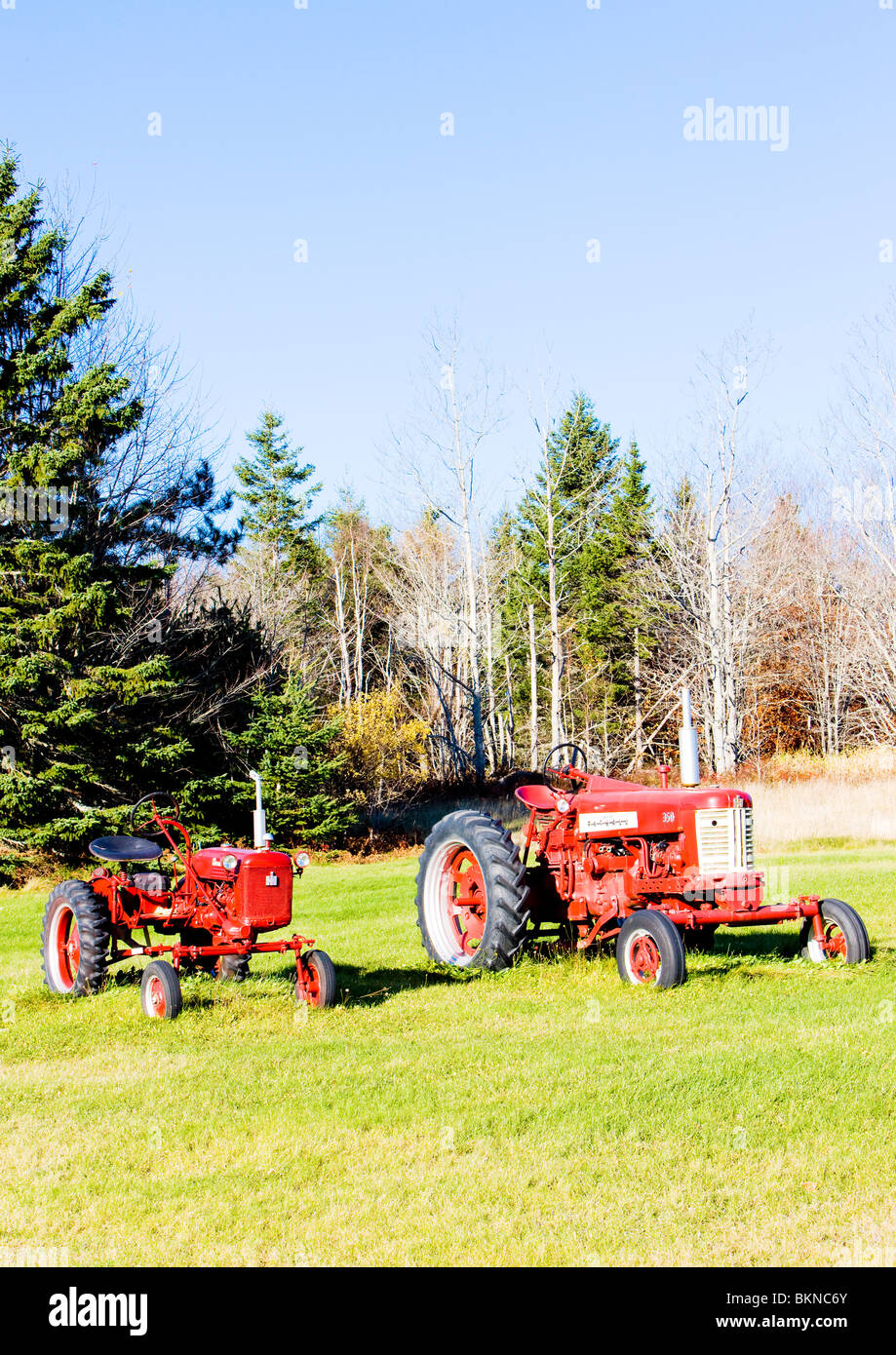 Old farming tractors america hires stock photography and images Alamy