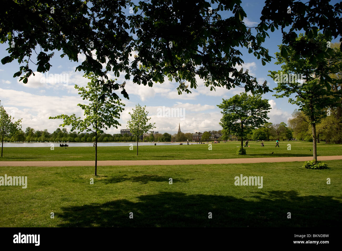 A wide angle view of the Round Pond and Kensington Palace sen from the ...