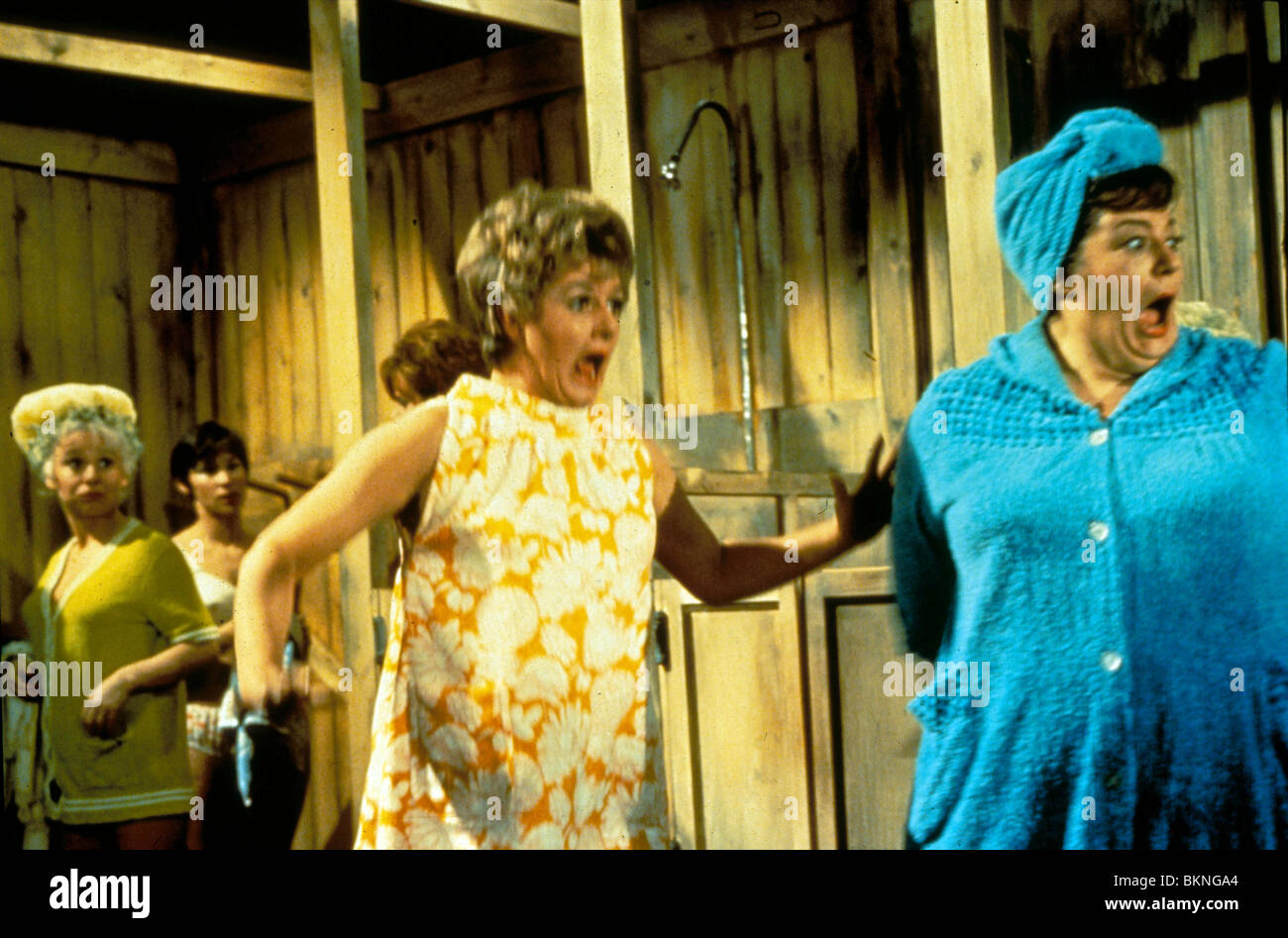 CARRY ON CAMPING (1969) BARBARA WINDSOR, JOAN SIMS, HATTIE JACQUES COCP ...