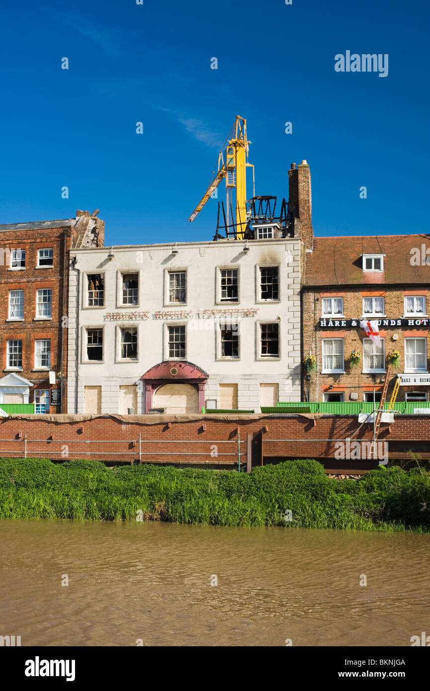 The burnt-out shell of the Phoenix Hotel and Restaurant , Wisbech, Cambridgeshire, shortly after the fire in April 2009 Stock Photo