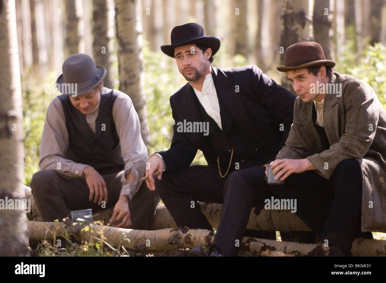 THE ASSASSINATION OF JESSE JAMES BY THE COWARD ROBERT FORD (2007) JEREMY RENNER, BRAD PITT, SAM
