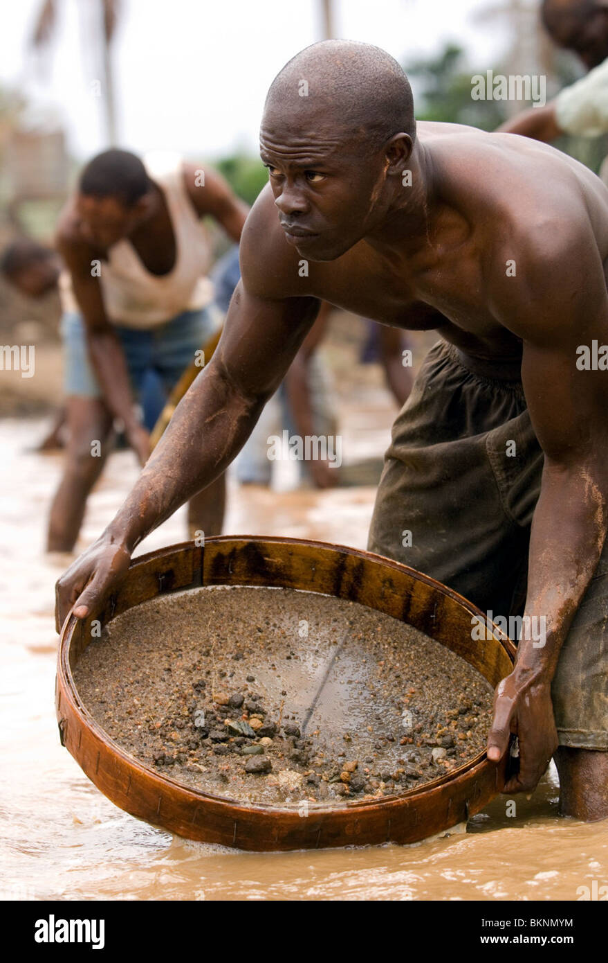Djimon hounsou blood diamond hi-res stock photography and images - Alamy
