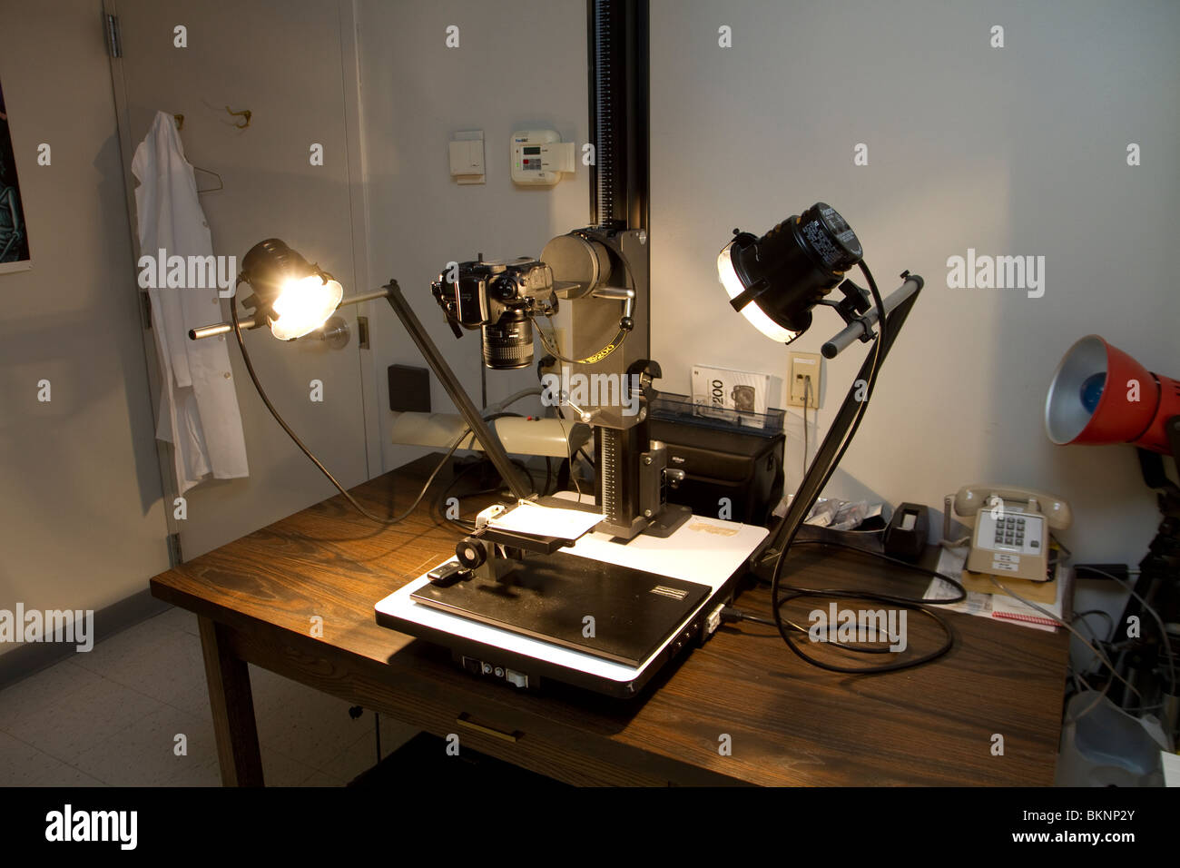 Digital camera set-up in a forensic lab. Nebraska State Patrol Crime Laboratory. Stock Photo