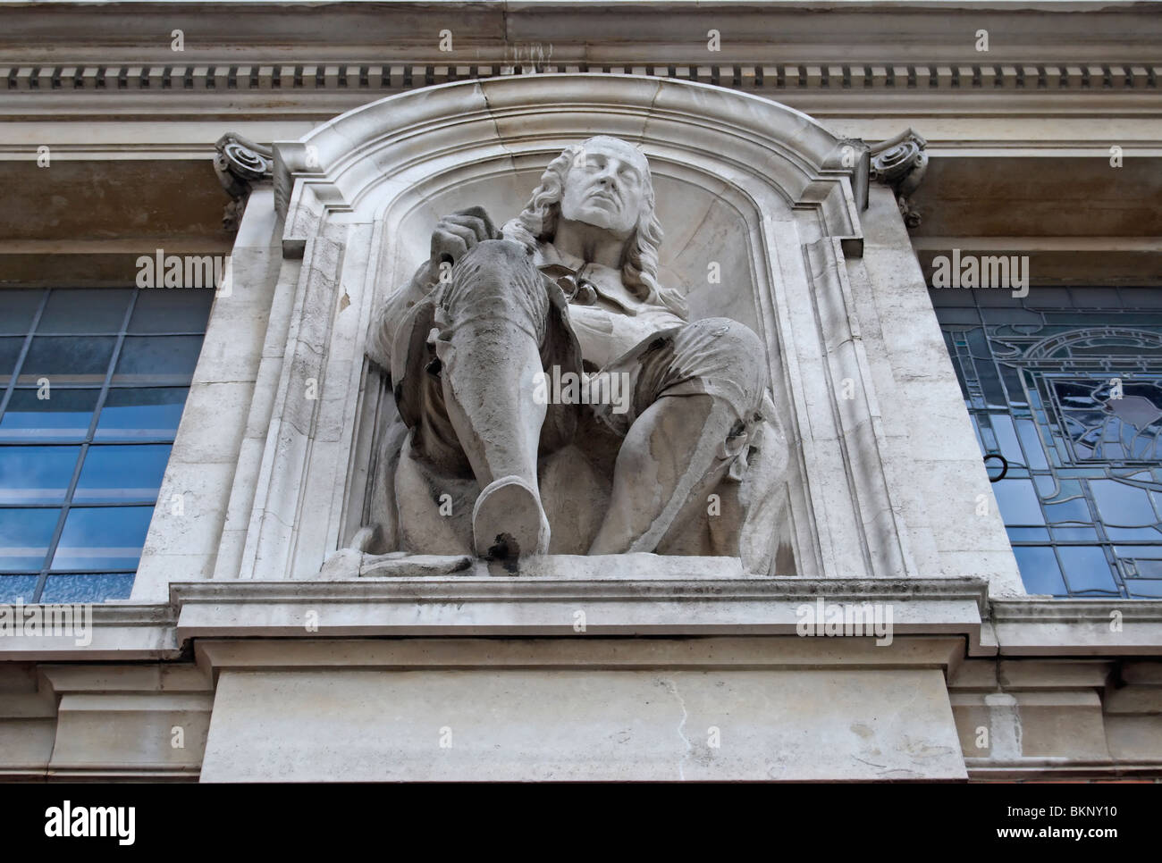 niche with statue of milton by f.e.e. schenck on exterior of the