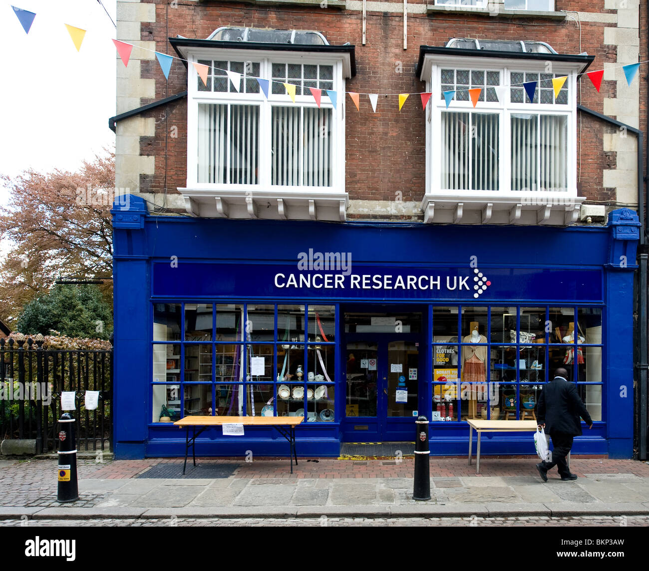 Cancer Research UK charity shop Stock Photo