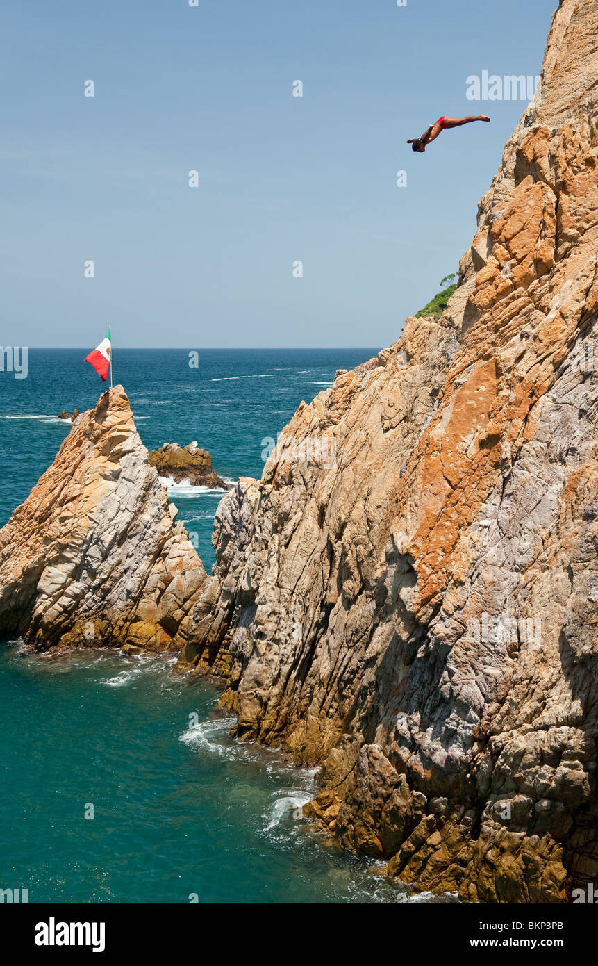 Cliff diving at la quebrada hires stock photography and images Alamy