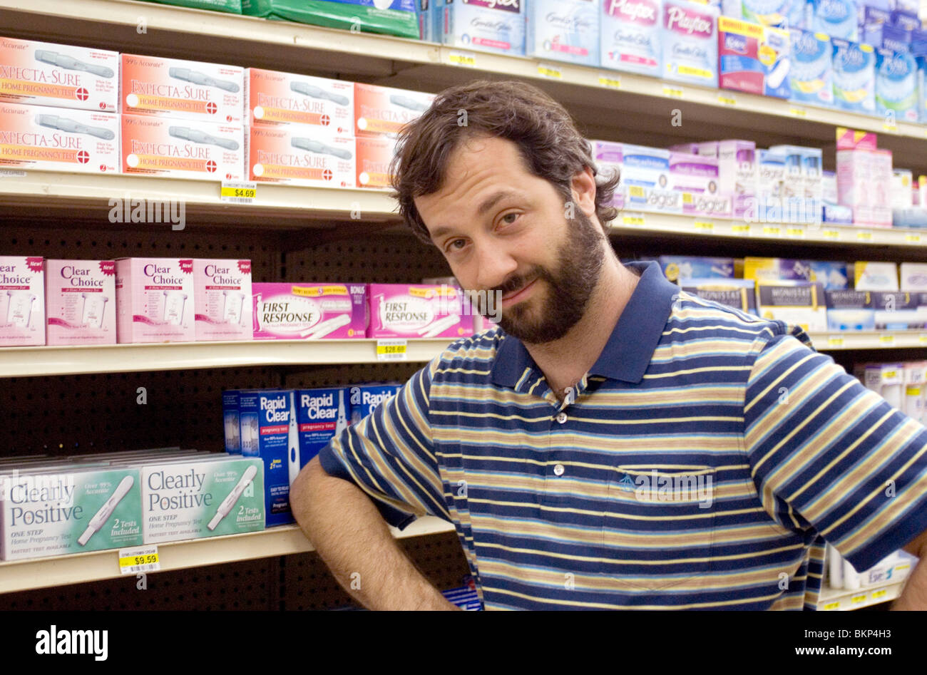 ON SET, FILMING (ALT), BEHIND THE SCENES, O/S 'KNOCKED UP' (2007) JUDD APATOW (DIR) KNOC 001-07 Stock Photo