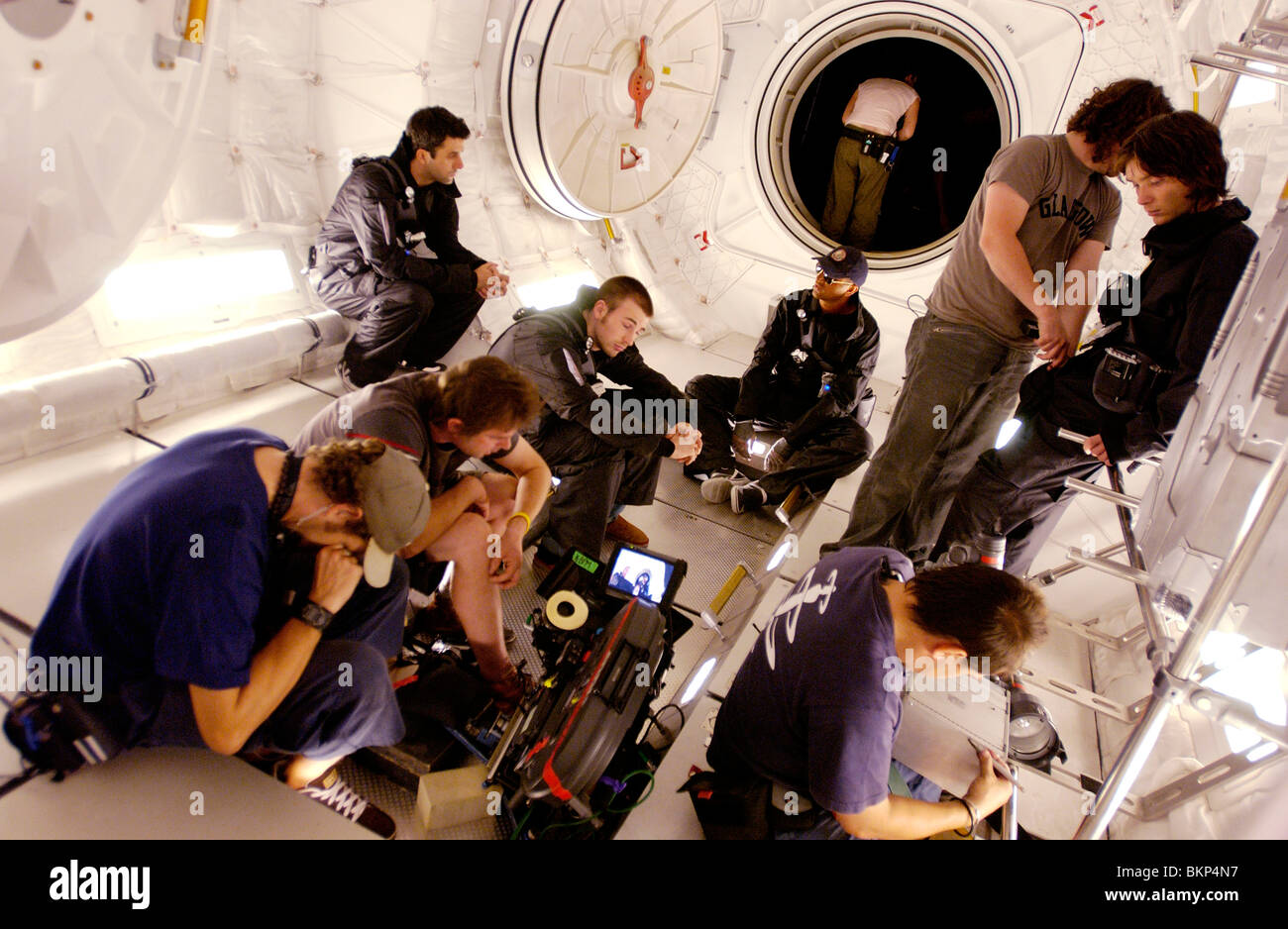 ON SET, FILMING (ALT), OS, SUNSHINE (2007), DANNY BOYLE (DIR) SSHI 00116 Stock Photo Alamy