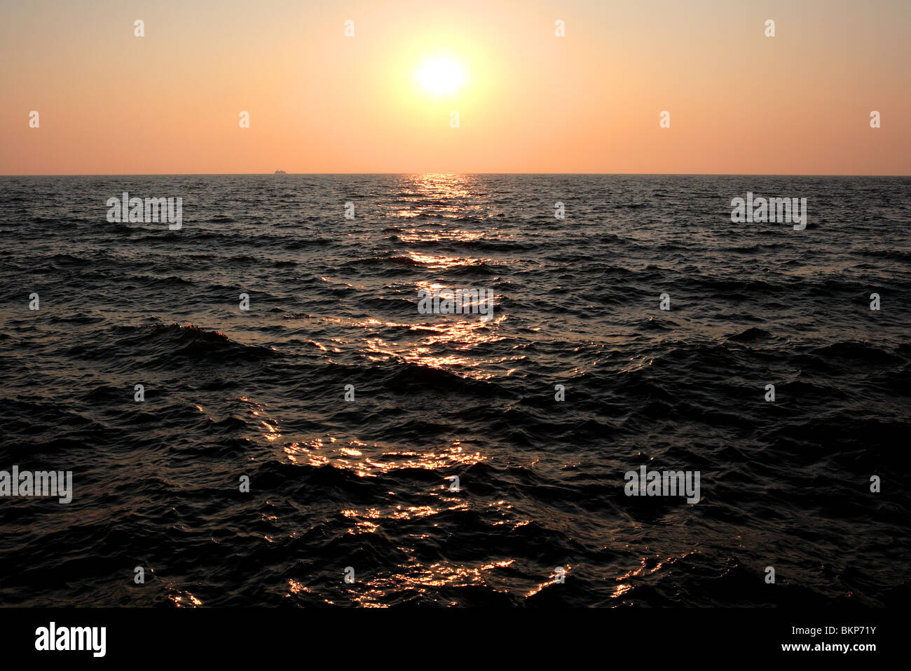 SUNRISE OVER LAKE MICHIGAN IN DOWNTOWN, CHICAGO, ILLINOIS, USA  Stock Photo