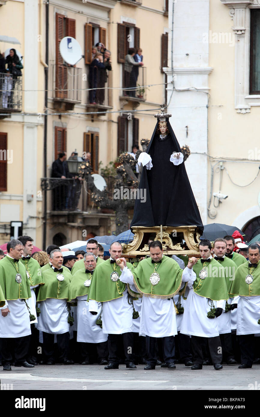 A statue of the Black Madonna is carried through the Piazza Garibaldi in Sulmona,Abruzzo as part of the Easter Sunday Ceremonies Stock Photo