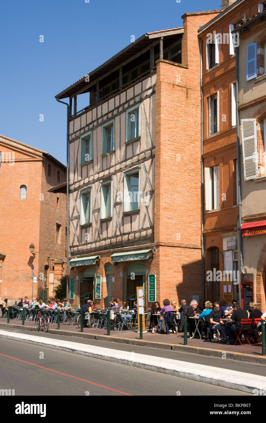 Cafe Des Artistes Place De La Daurade Bar Cafe and Restaurant in Toulouse Haute-Garonne Midi-Pyrenees France Stock Photo