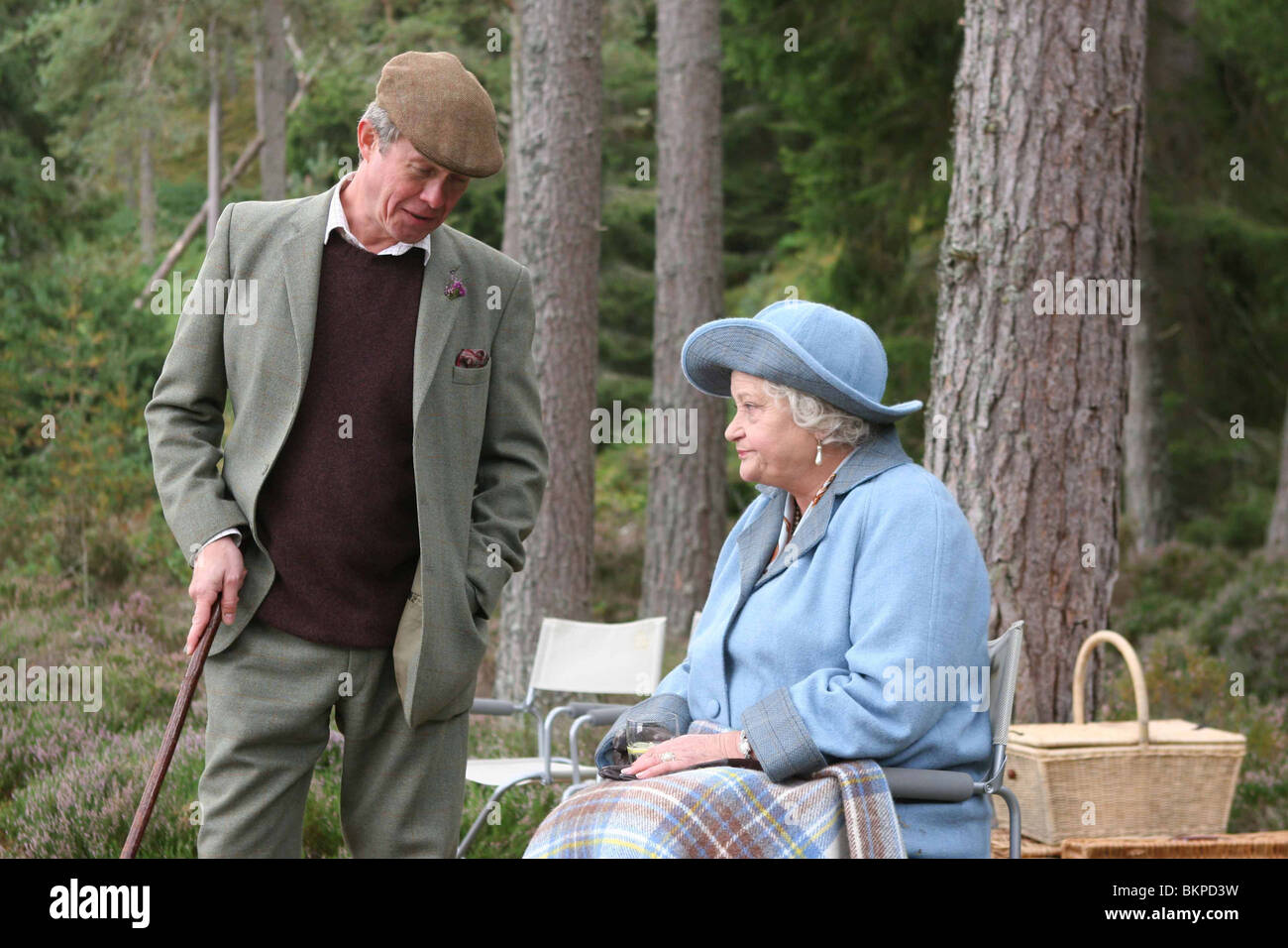 THE QUEEN 2006 ALEX JENNINGS SYLVIA SYMS TQUN 001 03 Stock Photo Alamy the-queen-2006-alex-jennings-sylvia-syms-tqun-001-03-stock-photo-alamy