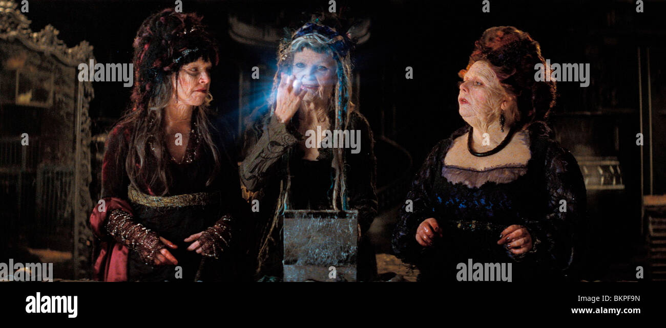 STARDUST (2007) SARAH ALEXANDER, MICHELLE PFEIFFER, JOANNA SCANLAN