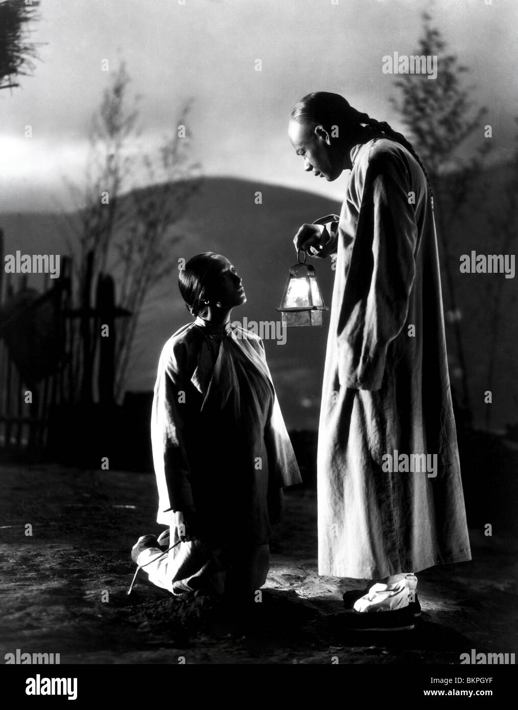 THE GOOD EARTH (1937) PAUL MUNI, LUISE RAINER SIDNEY FRANKLIN (DIR ...