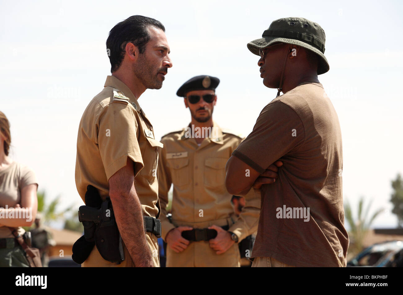 THE KINGDOM (2007) ASHRAF BARHOM, ALI SULIMAN, JAMIE FOXX PETER BERG (DIR) TKIN 022 Stock Photo