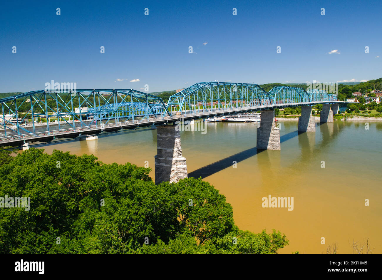 The Walnut Street Bridge, formerly a rail bridge but now converted to a pedestrian bridge, in Chattanooga, Tennessee Stock Photo