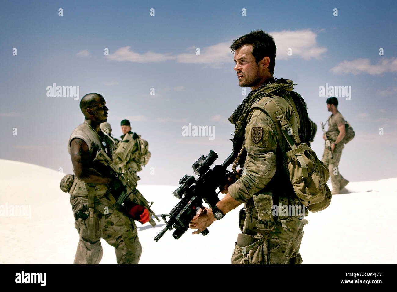 TRANSFORMERS (2007) TYRESE GIBSON, JOSH DUHAMEL MICHAEL BAY (DIR) TRRS 001-06 MOVIESTORECOLLECTION LTD Stock Photo