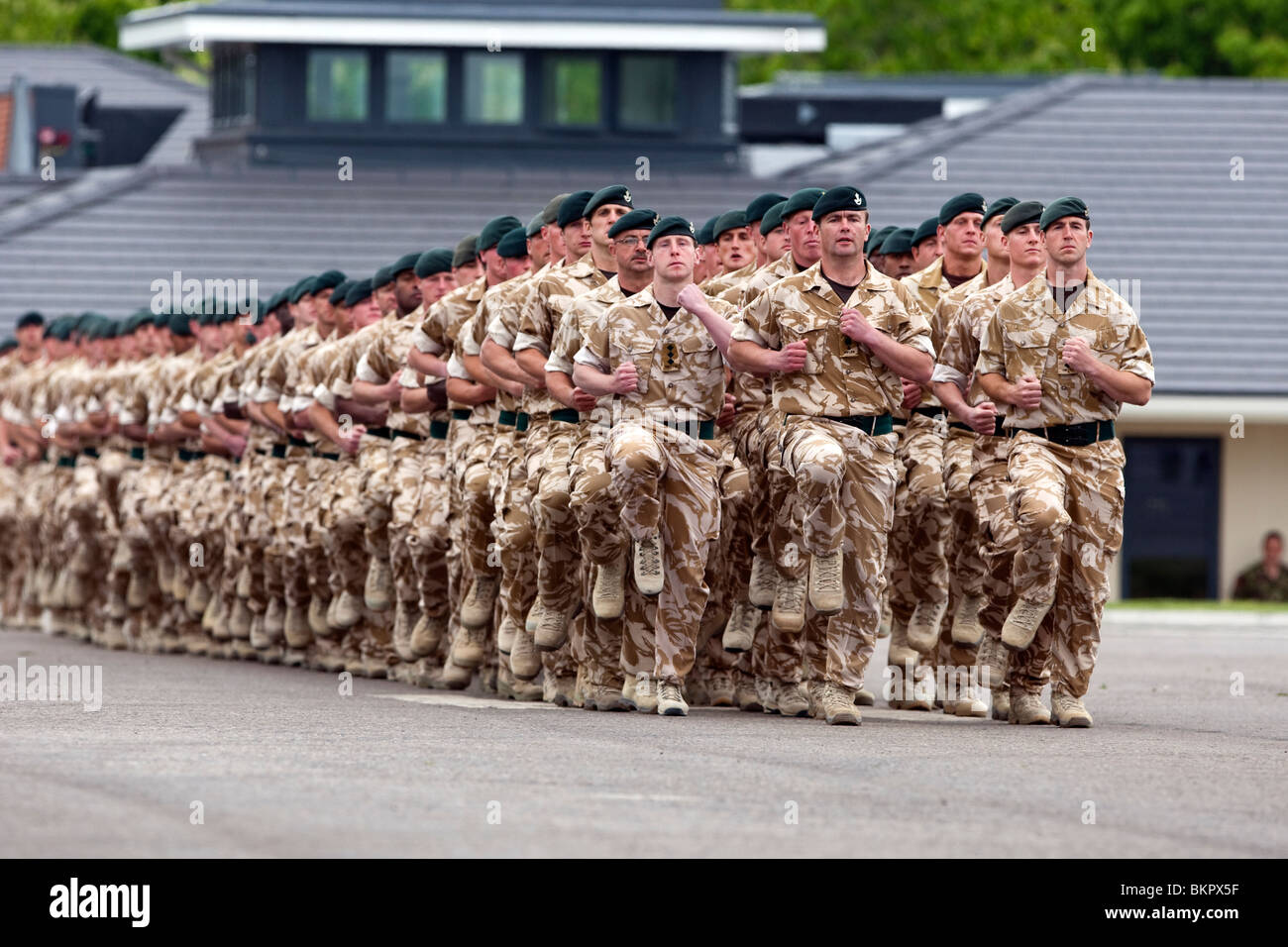 The British Armies 4th Battalion The Rifles on parade at Bulford Camp's Kiwi Barracks parade ground in desert kit Stock Photo