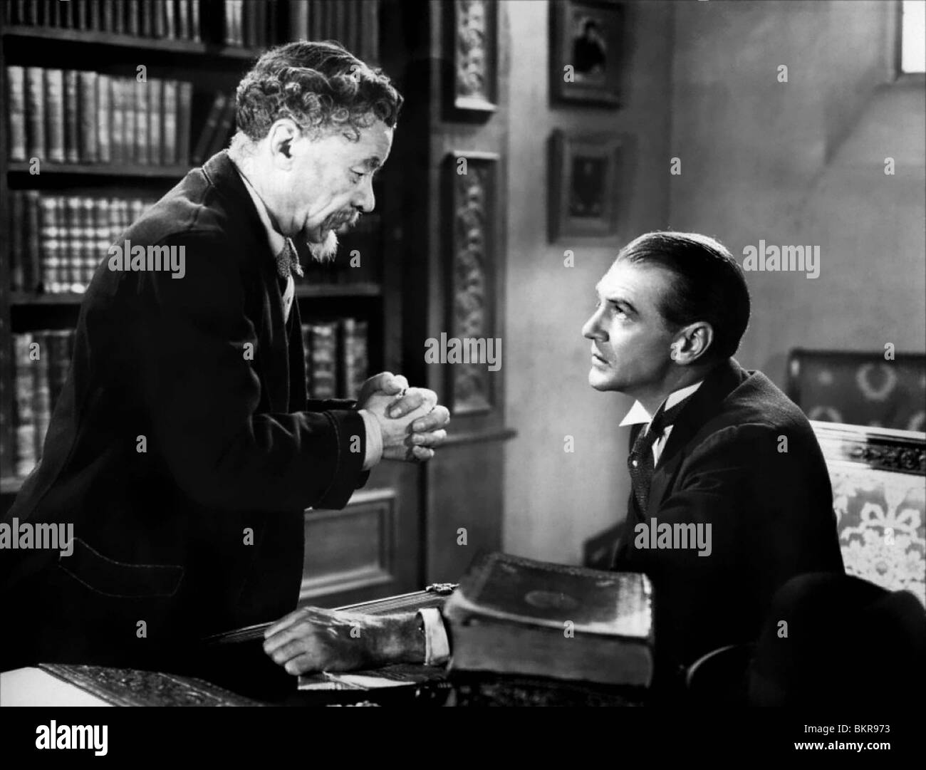 CLOAK AND DAGGER (1946) GARY COOPER, VLAADIMIR SOKOLOFF FRITZ LANG (DIR