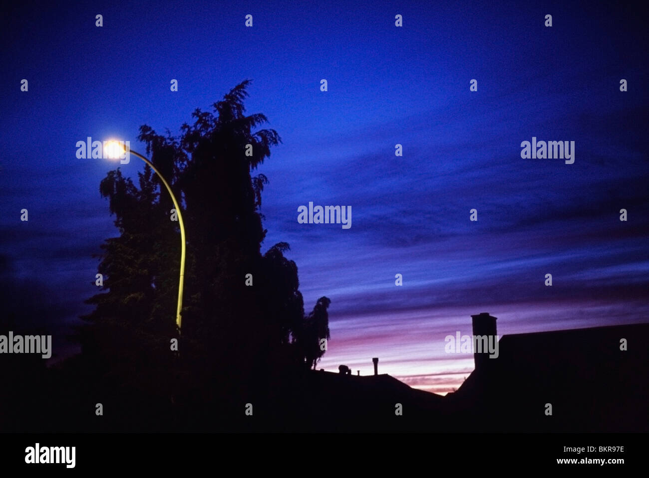 Street lamp silhouette hi-res stock photography and images - Alamy