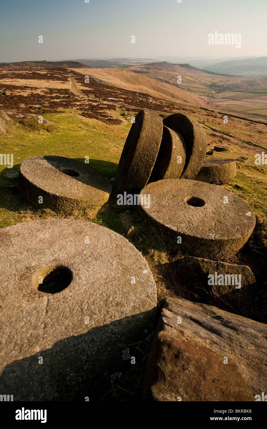 Millstones at Stanage Edge in the English Peak District Stock Photo