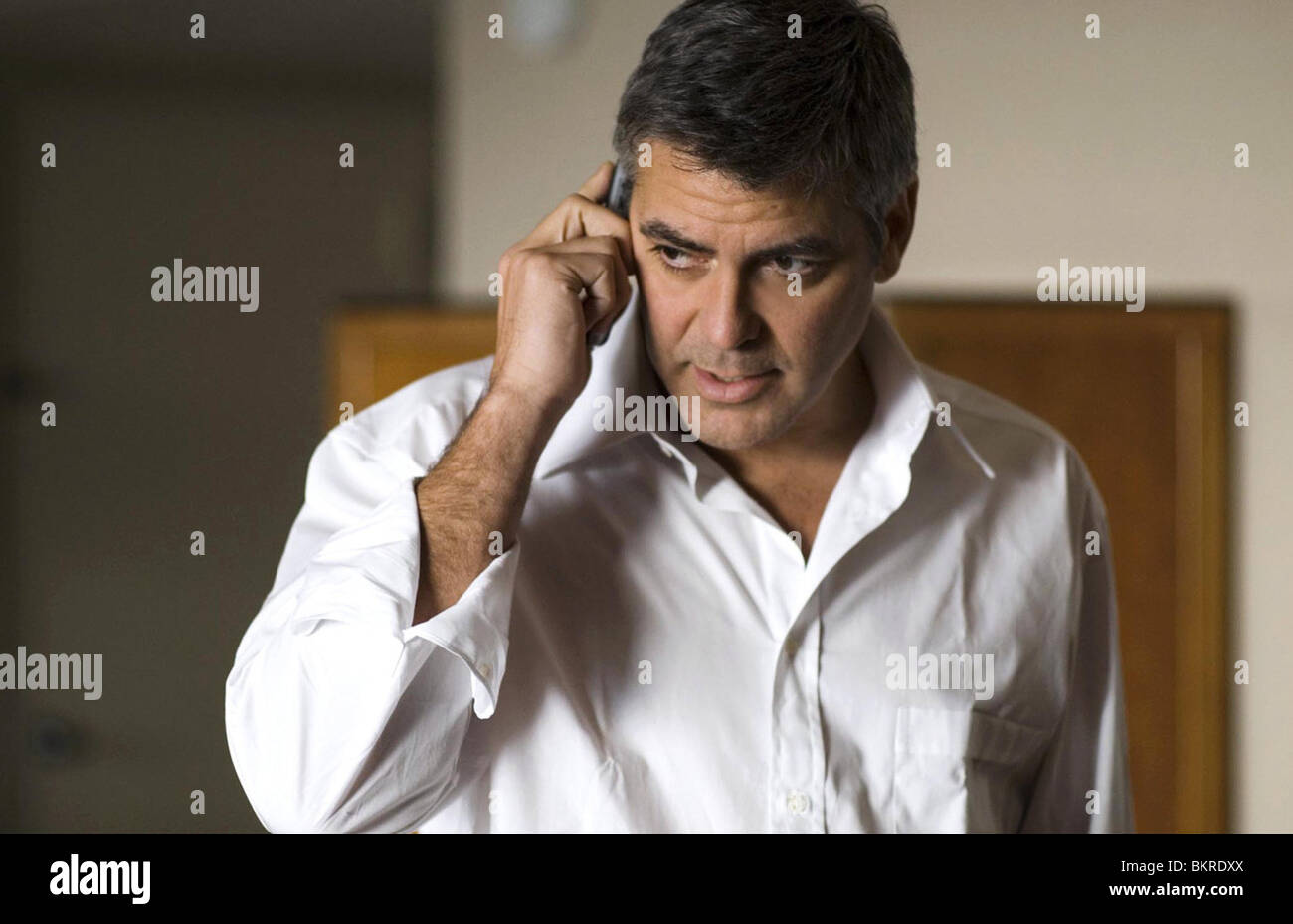 MICHAEL CLAYTON (2007) GEORGE CLOONEY TONY GILROY (DIR) 005 Stock Photo