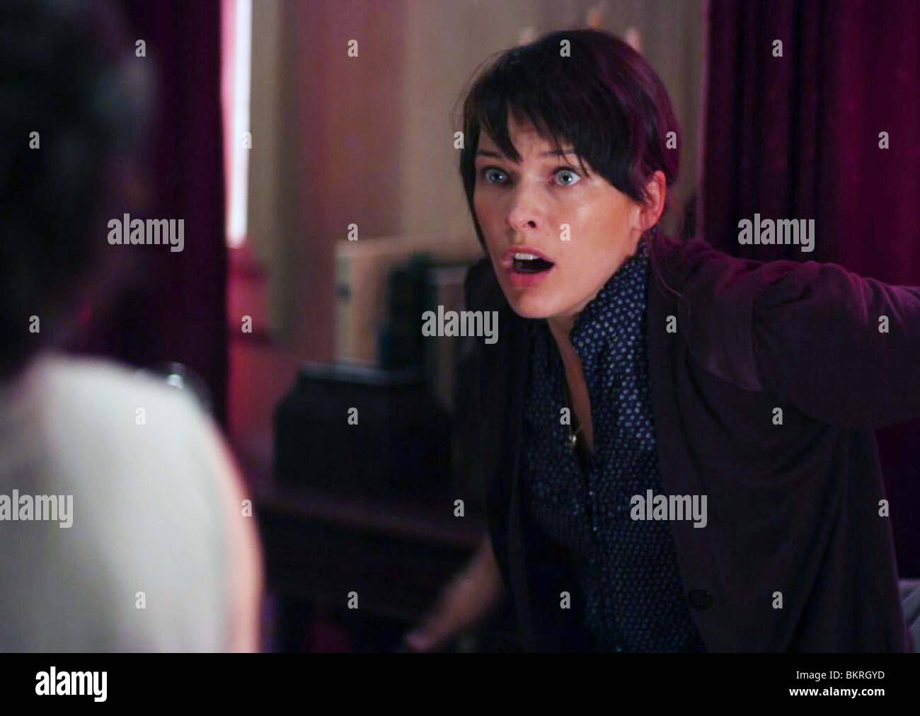 THE FOURTH KIND (2009) MILLA JOVOVICH OLATUNDE OSUNSANMI (DIR) 001 Stock Photo