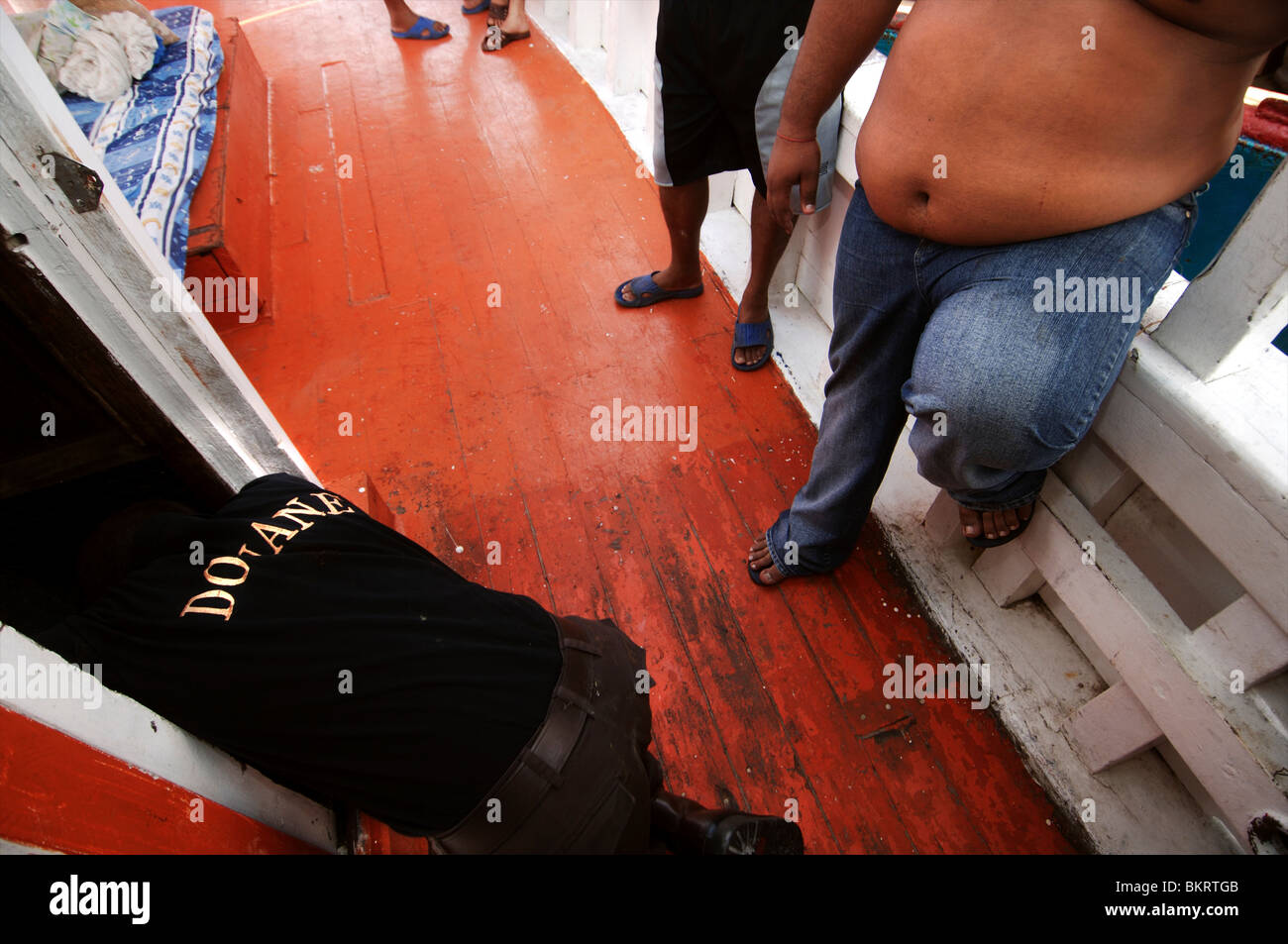 Curacao Willemstad, custom officers searching boats for drugs and contraband Stock Photo