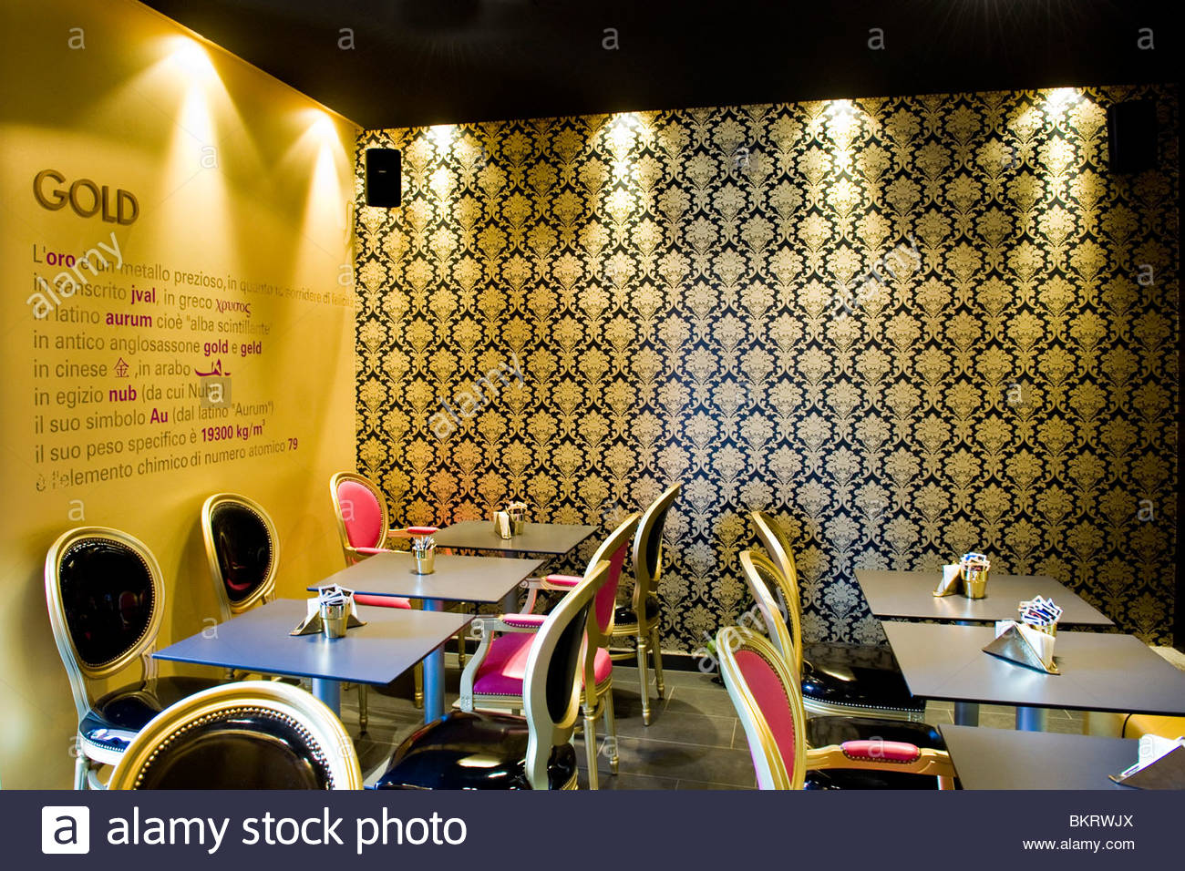 Horizontal Golden Bar High Resolution Stock Photography and Images Alamy