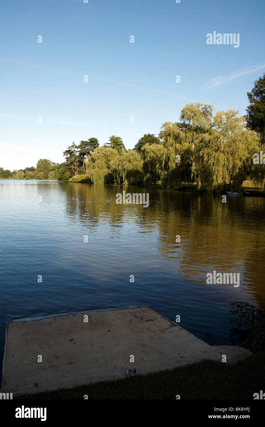 Jetty leading into water hi-res stock photography and images - Alamy