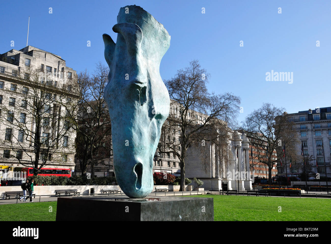 Giant horse statue at Marble Arch, London, England Stock Photo - Alamy