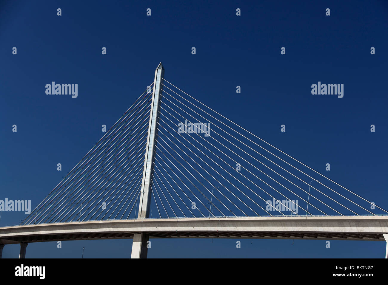 Toledo, Ohio A cablestayed bridge that carries I280 over the Maumee