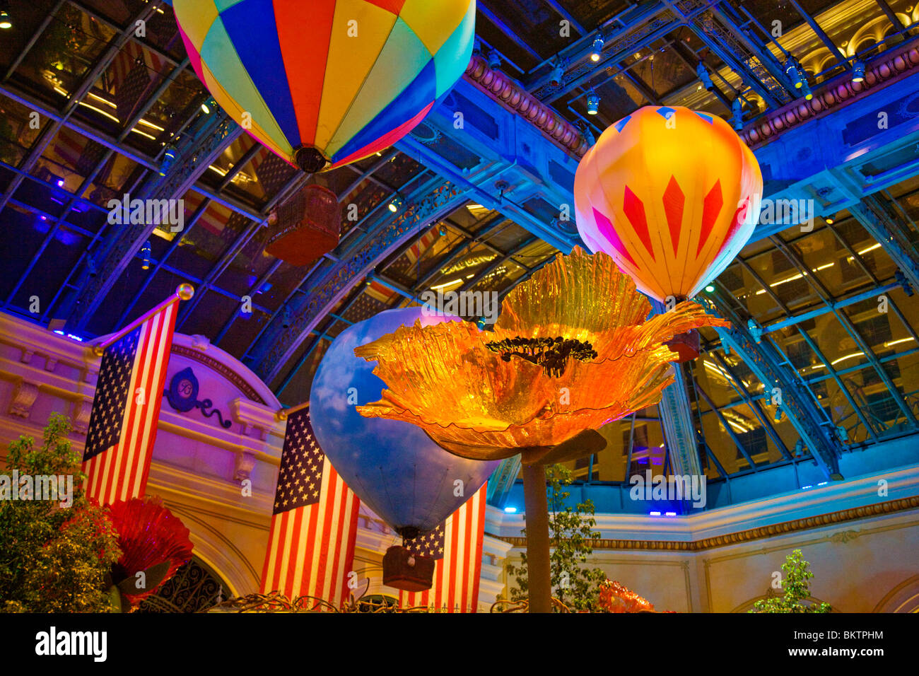Fantasy BALLOONS and DALE CHIHULY GLASS FLOWER at the BELLAGIO HOTEL AND CASINO - LAS VEGAS, NEVADA Stock Photo