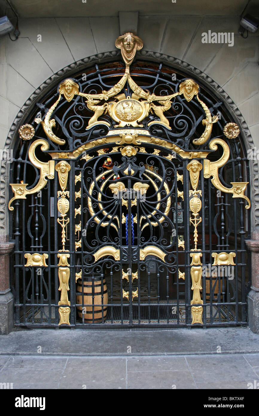 Art Nouveau Style Gates Of The Philharmonic Pub, Hope Street, Liverpool, UK Stock Photo