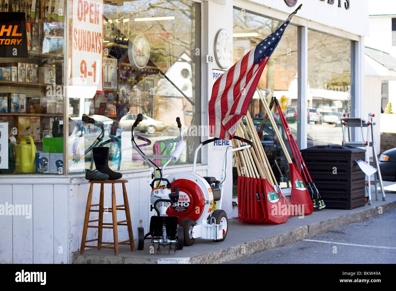 Hardware shop window hires stock photography and images Alamy