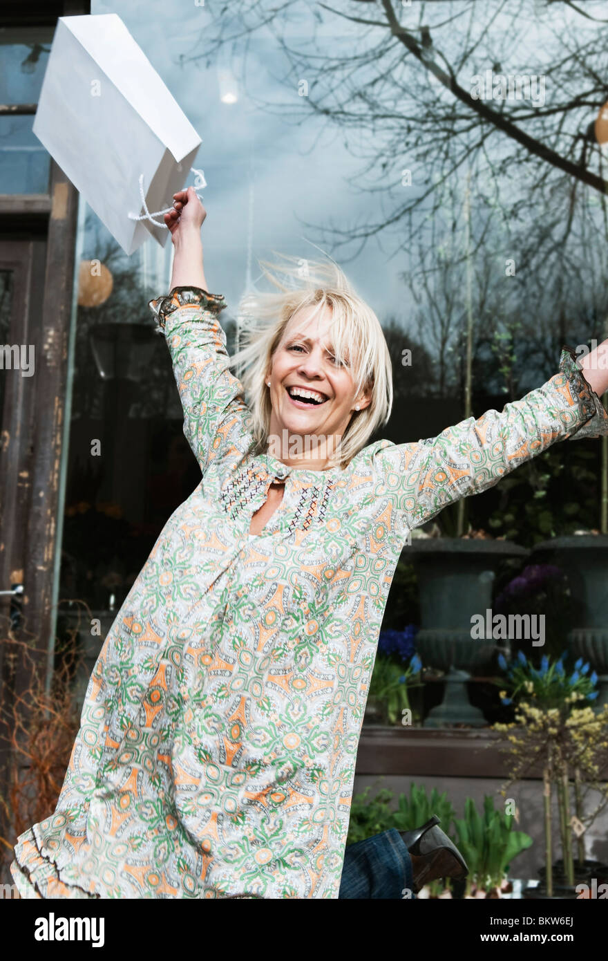 Woman be happy hi-res stock photography and images - Alamy