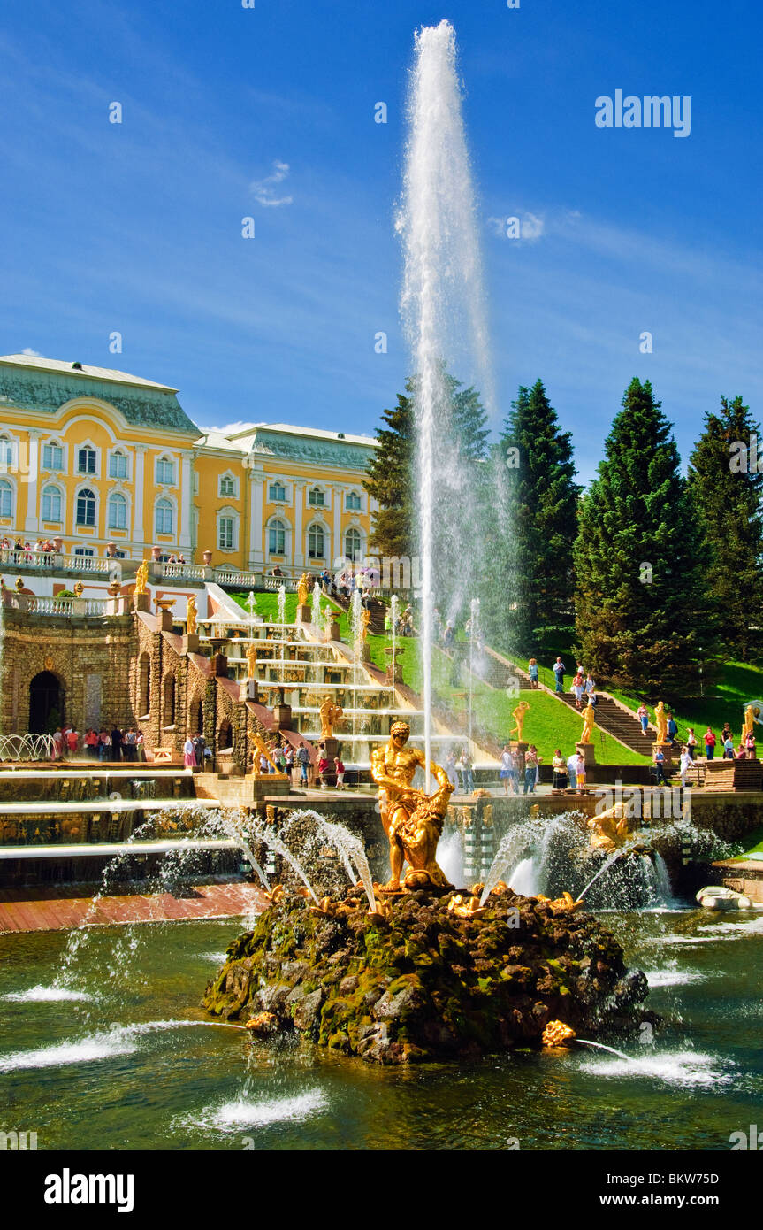 Fountains below Bolshoi Dvorets (The Grand Palace) at Peterhof (Petrodvorets), St Petersburg, Russia Stock Photo